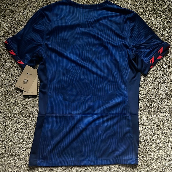 New with Tags; Nike Dri-Fit Women's Slim Fit Team USA  Jersey - Picture 4 of 4